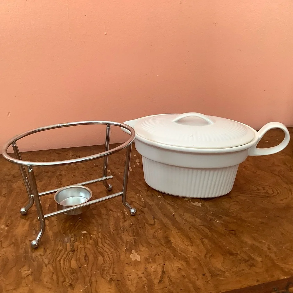 Tabletops Gallery 16oz. Gravy Boat Ceramic White, With Candle Warming Stand